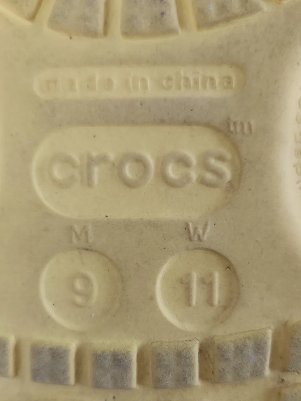 CROCS Classic Clog in Bright Yellow W9, M11